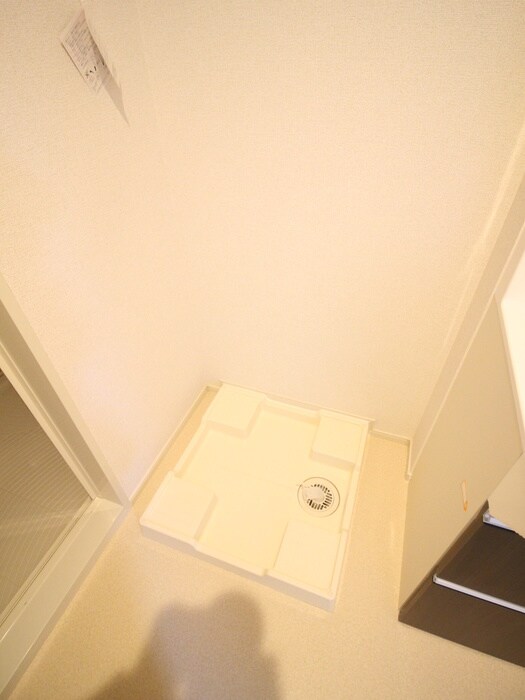 物件内観写真10　(洗濯機置場)