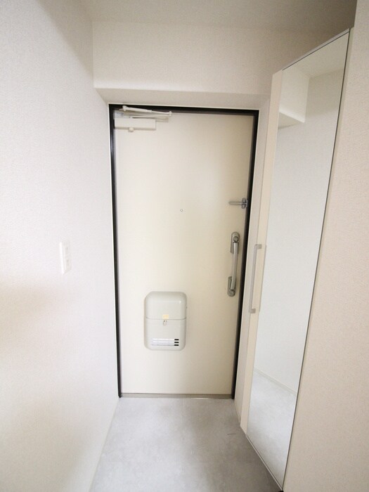 物件内観写真16　(玄関)