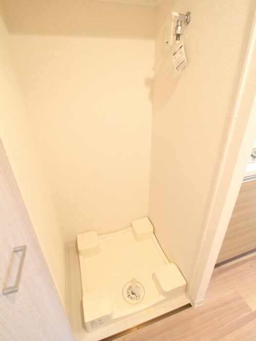 物件内観写真13　(洗濯機置場)