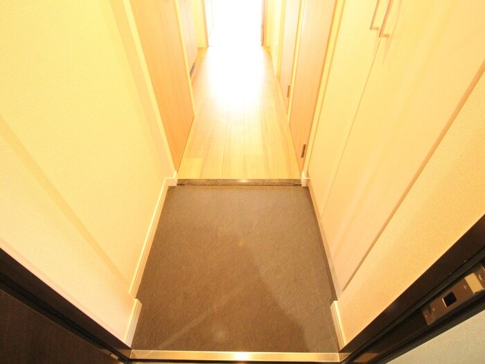 物件内観写真18　(玄関)