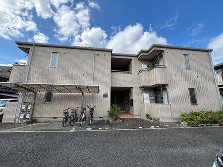 ロハス西向日外観写真