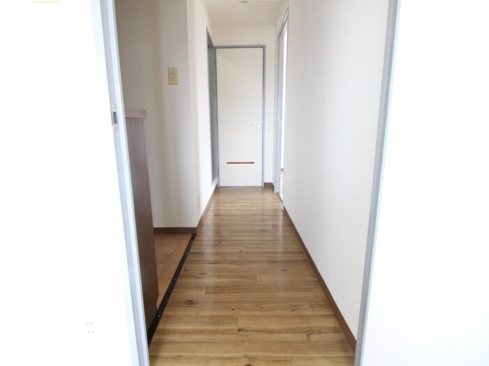 物件内観写真16　(廊下)