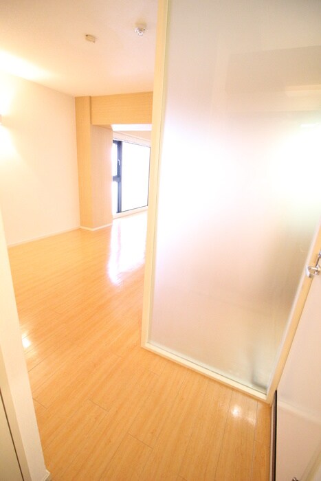 物件内観写真12　(玄関)