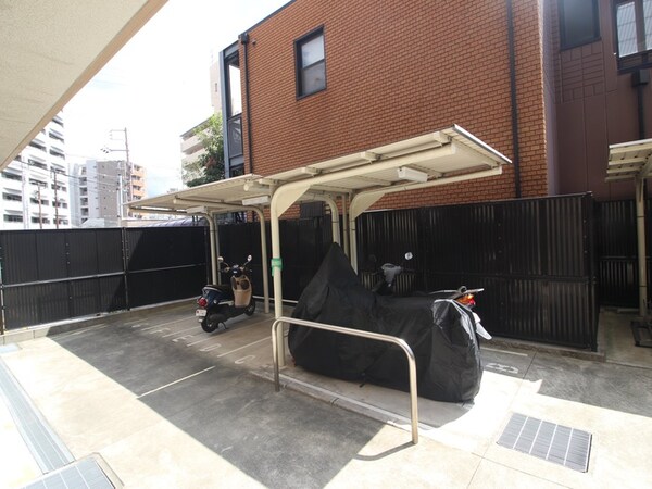 バイク置き場