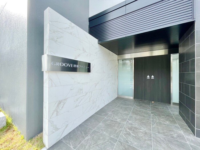 物件外観写真5　(エントランス部分)