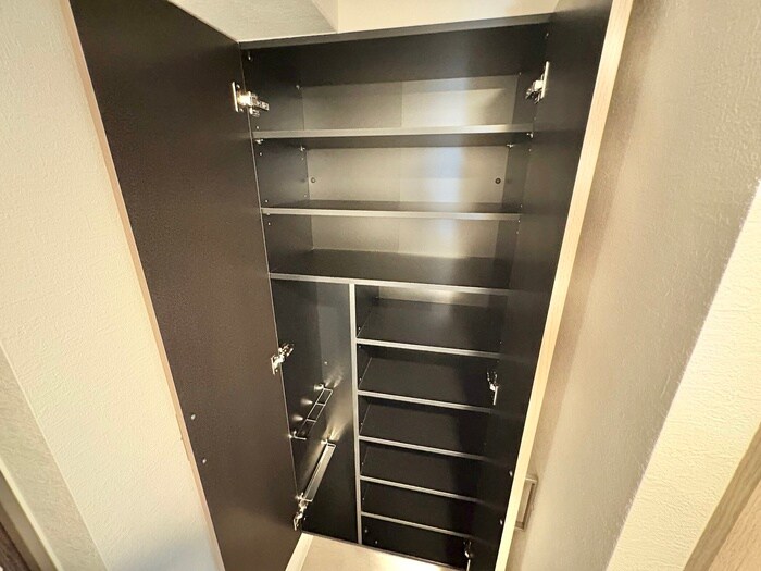 物件内観写真15　(靴箱)