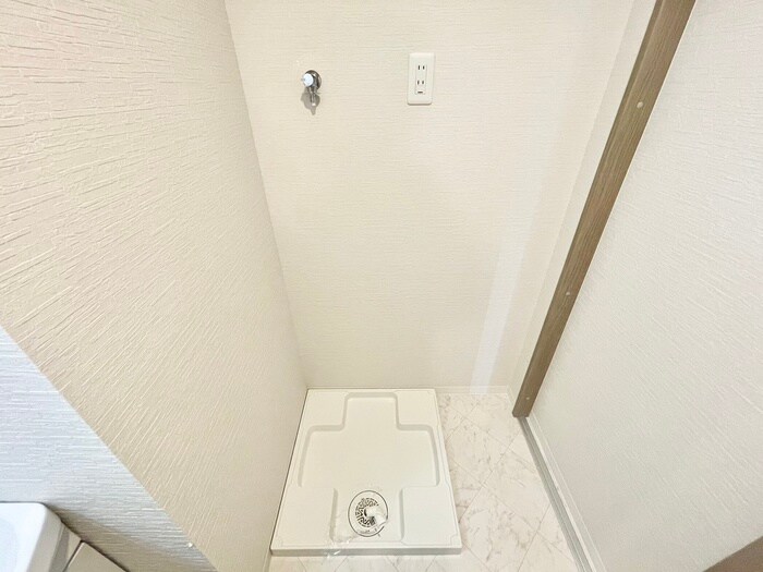 物件内観写真18　(洗濯機置場)