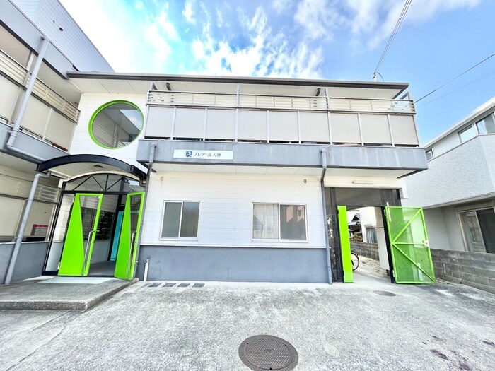 物件外観写真3　(エントランス部分)