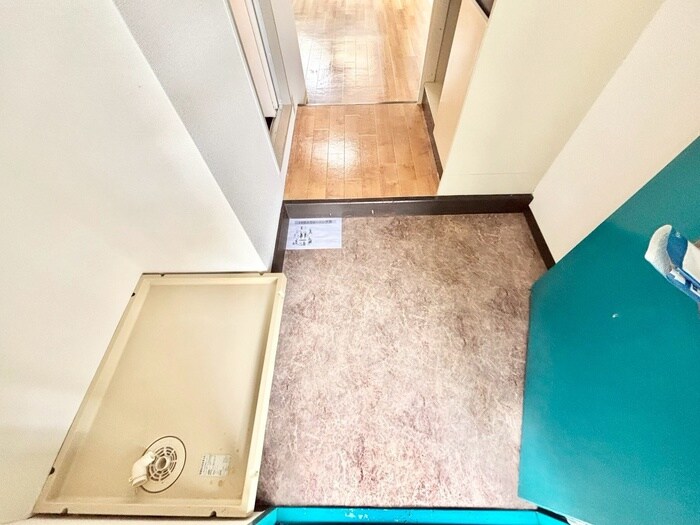 物件内観写真10　(玄関)