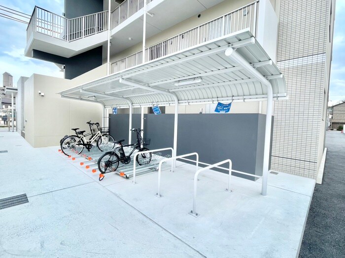 物件外観写真3　(駐輪場)