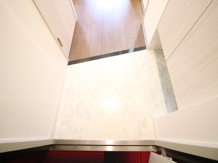 物件内観写真14　(玄関)