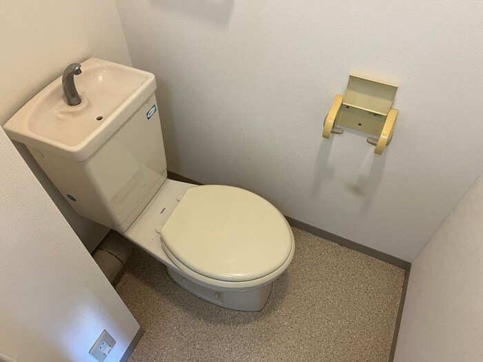 物件内観写真12　(トイレ)