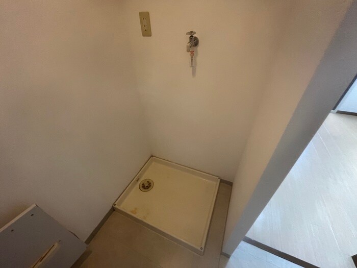 物件内観写真13　(洗濯機置場)
