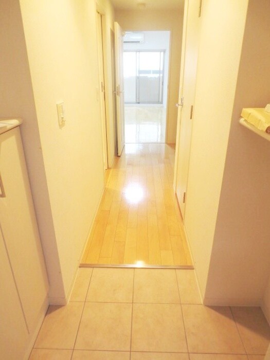 物件内観写真14　(玄関)