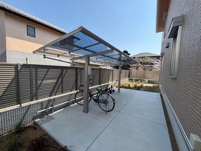 物件外観写真4　(駐輪場)