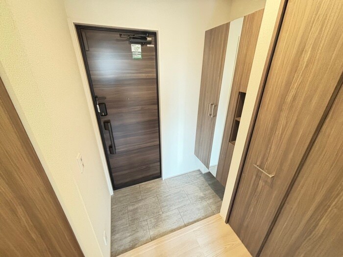 物件内観写真15　(玄関)