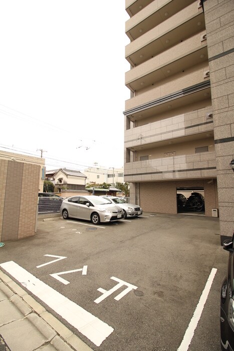 物件外観写真6　(駐車場)