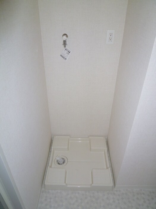 物件内観写真14　(洗濯機置場)