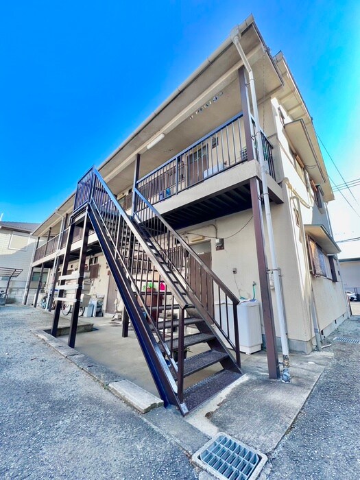 物件外観写真1　(エントランス部分)