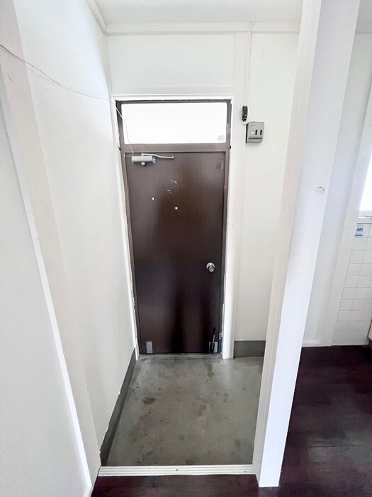 物件内観写真19　(玄関)