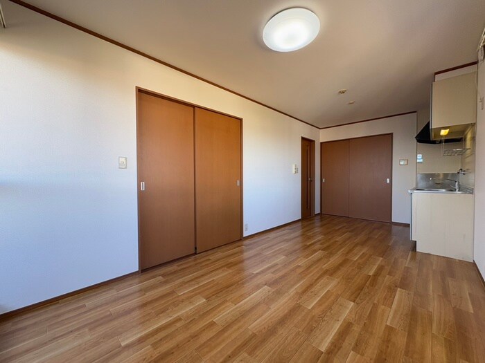 物件内観写真8　(居室)