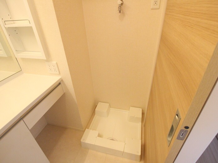 物件内観写真12　(洗濯機置場)