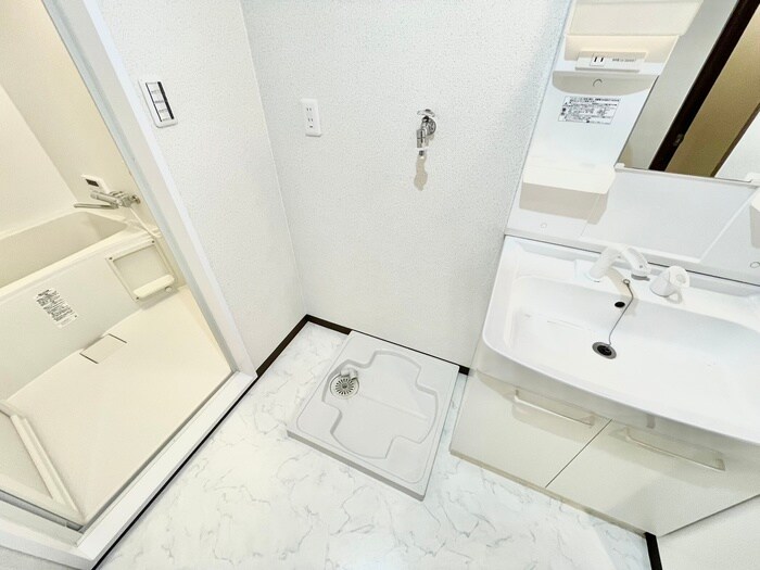 物件内観写真12　(洗濯機置場)