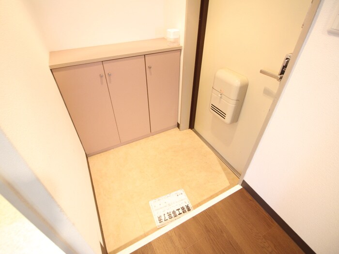 物件内観写真15　(玄関)