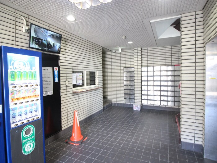 物件外観写真4　(エントランス部分)