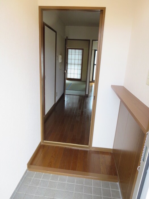 物件内観写真16　(玄関)