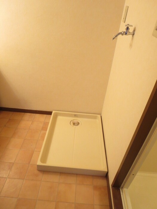 物件内観写真18　(洗濯機置場)