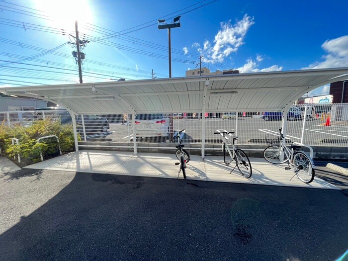物件外観写真4　(駐輪場)