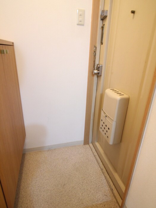 物件内観写真16　(玄関)