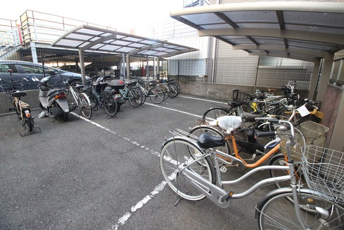 物件外観写真4　(駐輪場)