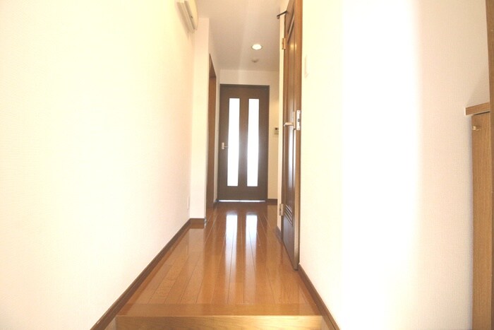 物件内観写真16　(廊下)