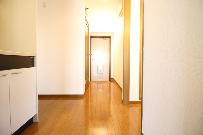 物件内観写真18　(玄関)