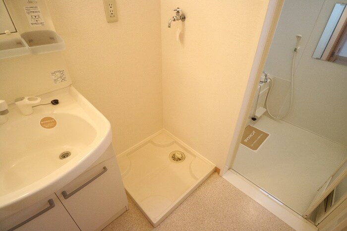 物件内観写真10　(洗濯機置場)