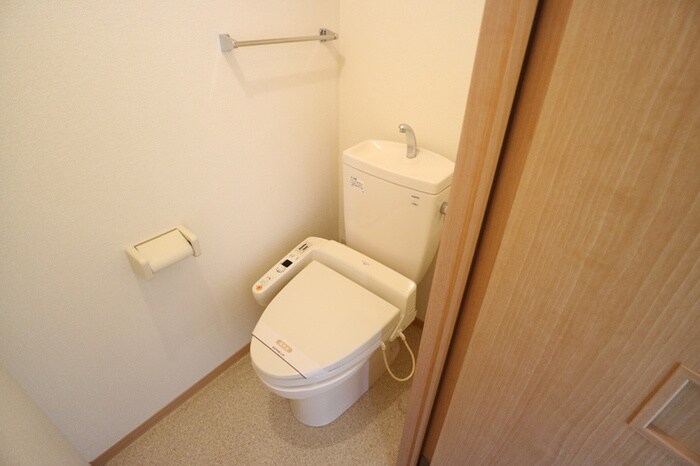 物件内観写真12　(トイレ)