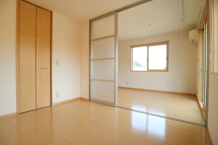 物件内観写真21　(居室)