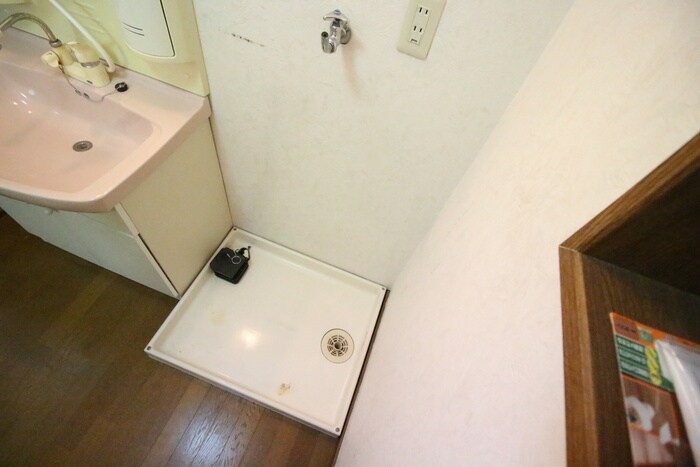 物件内観写真13　(洗濯機置場)