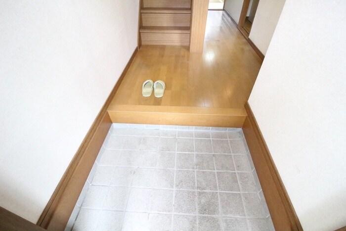 物件内観写真15　(玄関)