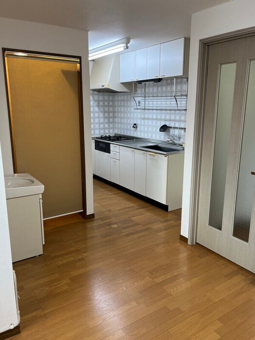 物件内観写真3　(居室)