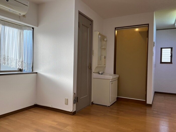 物件内観写真9　(居室)