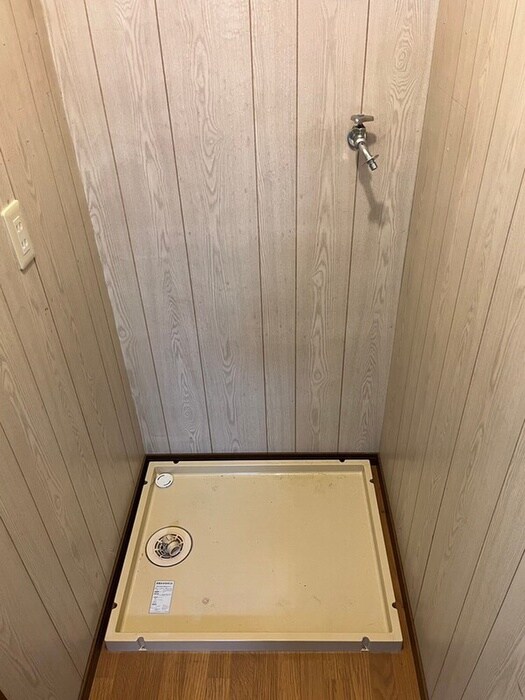 物件内観写真12　(洗濯機置場)