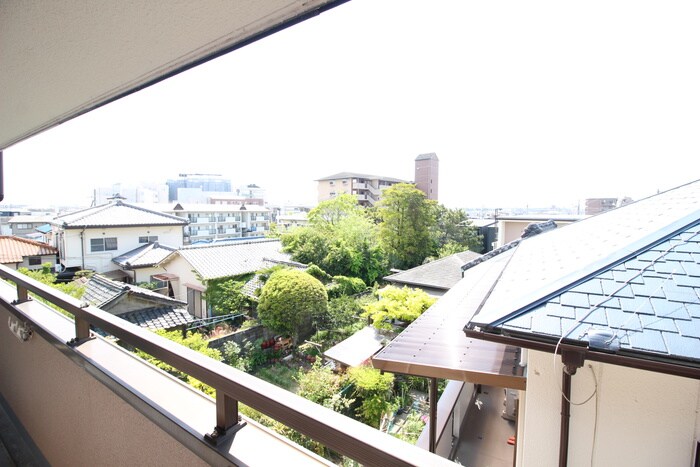 物件内観写真16　(室内からの展望)