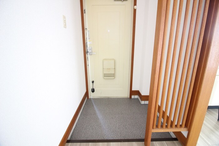 物件内観写真18　(玄関)