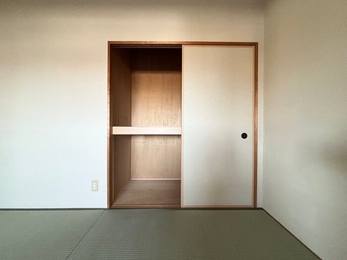 物件内観写真12　(収納)