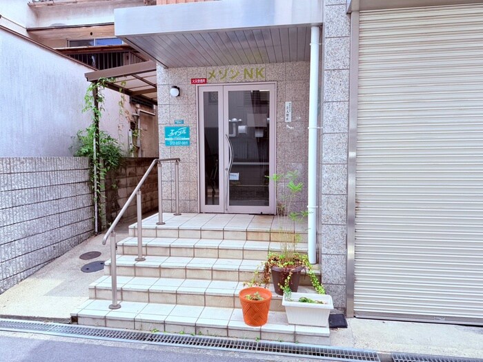 物件外観写真5　(エントランス部分)