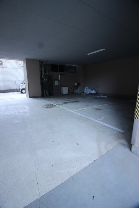 物件外観写真6　(駐車場)