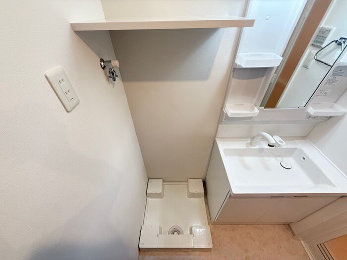 物件内観写真14　(洗濯機置場)